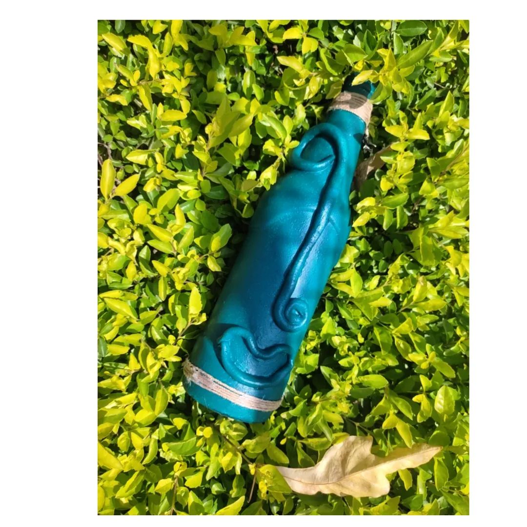 Handcrafted “Big Lips” Art Bottle – Modern Funk & Bold Decor