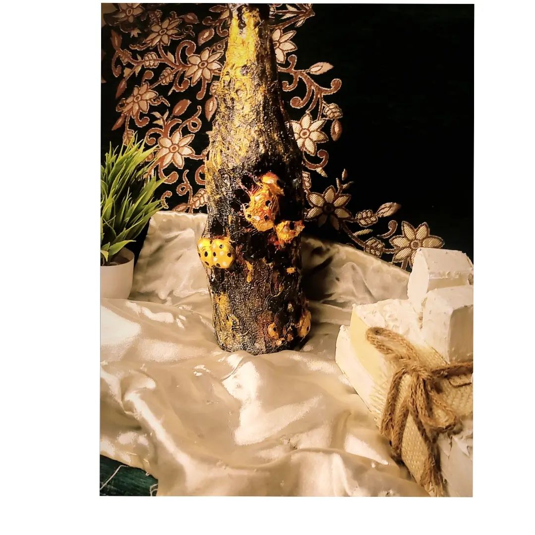 Golden Stone Elegance Bottle Art – Handcrafted Textured Decorative Bottle 🖤💫