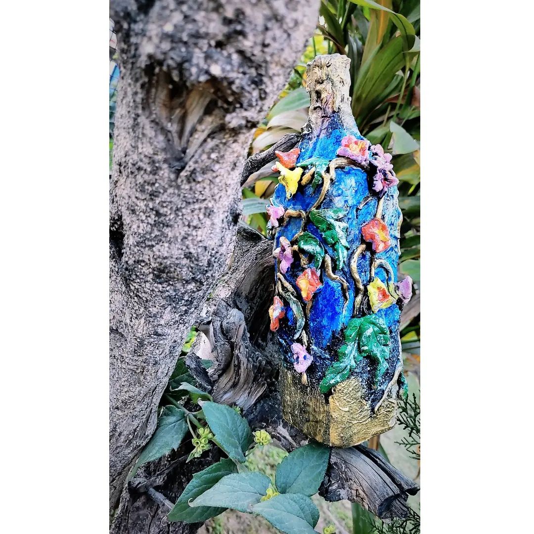 Enchanted Garden Bloom Bottle Art – Handcrafted Decorative Floral Bottle 🌸🌿