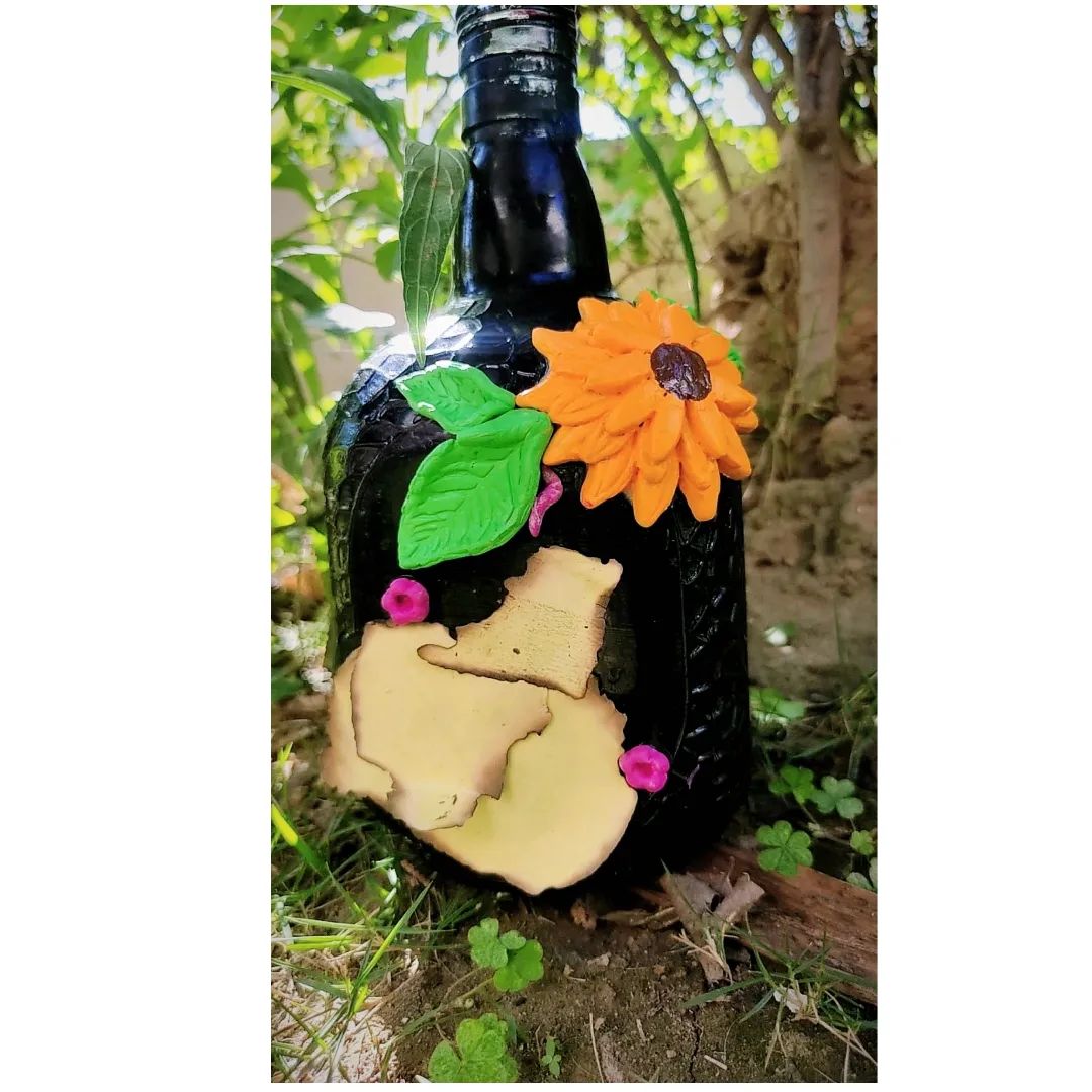 🌻 Sun-Kissed Bloom – The Ginger Glow Bottle