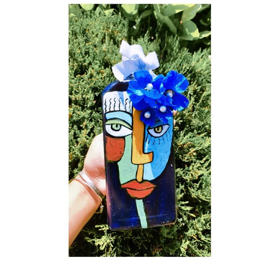 🎭 Pehchaan Kaun – The Bold Identity Bloom